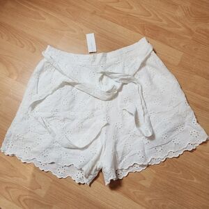 NWT AE White Eyelet Cotton Shorts Belted Stretch Waist Pockets Size XL Italy